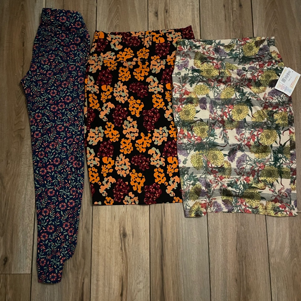 Bundle of LuLaRoe (2 skirts and one OS leggings)